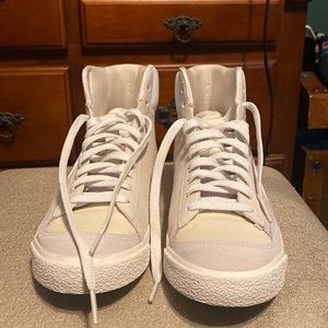 Nike boys youth 7 high tops